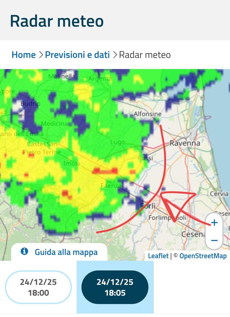 GabMaurizzi's tweet photo. @Grazp77 @LucaLelli76 Tregua finita ma la linea precipitativo è un po' più bassa, verso l'appennino, per il momento. Il che è bene da un lato e male dall'altra... Comunque una pausa SEMBRA salire, ora è a Faenza... https://t.co/KrY4uKTmFK
