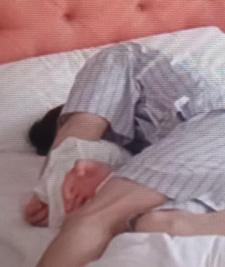 DebunkdumbHQ's tweet photo. 🐰: I don’t know how viewers will like this show, but i just hope they enjoy watching it without thinking much.”

clocked all the shippers who over analyse stuff & there is no tattoo on his left arm...

"It's higher",  "Image is blurry"

COPE

People tried to prove that he has "dog tattoo" with this image... 

This is the best clarity pic I could get from ays... It's a long shot and this is the best quality we can get...

If anyone has HD pics, then idk which high tech parallel universe they are from... Jungkook is probably dating her in that parallel Universe...

Not our problem 
Anyway...

Merry Christmas ⛄ 🎄