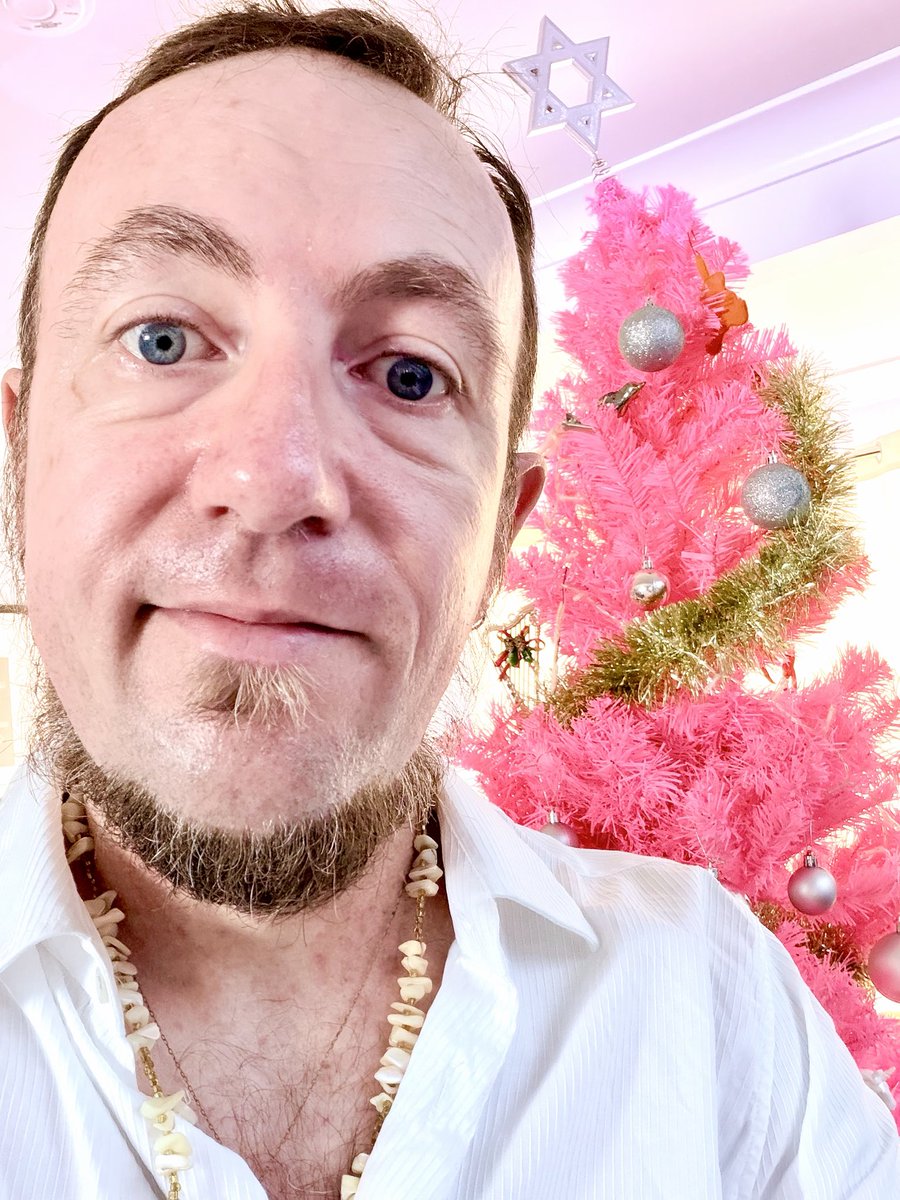 Hoping for true Peace on Earth 🌏 this Christmas 🎄…