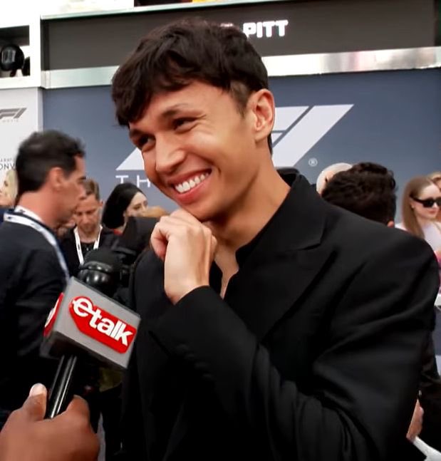 lesbolando's tweet image. they’re so fucking nonbinary