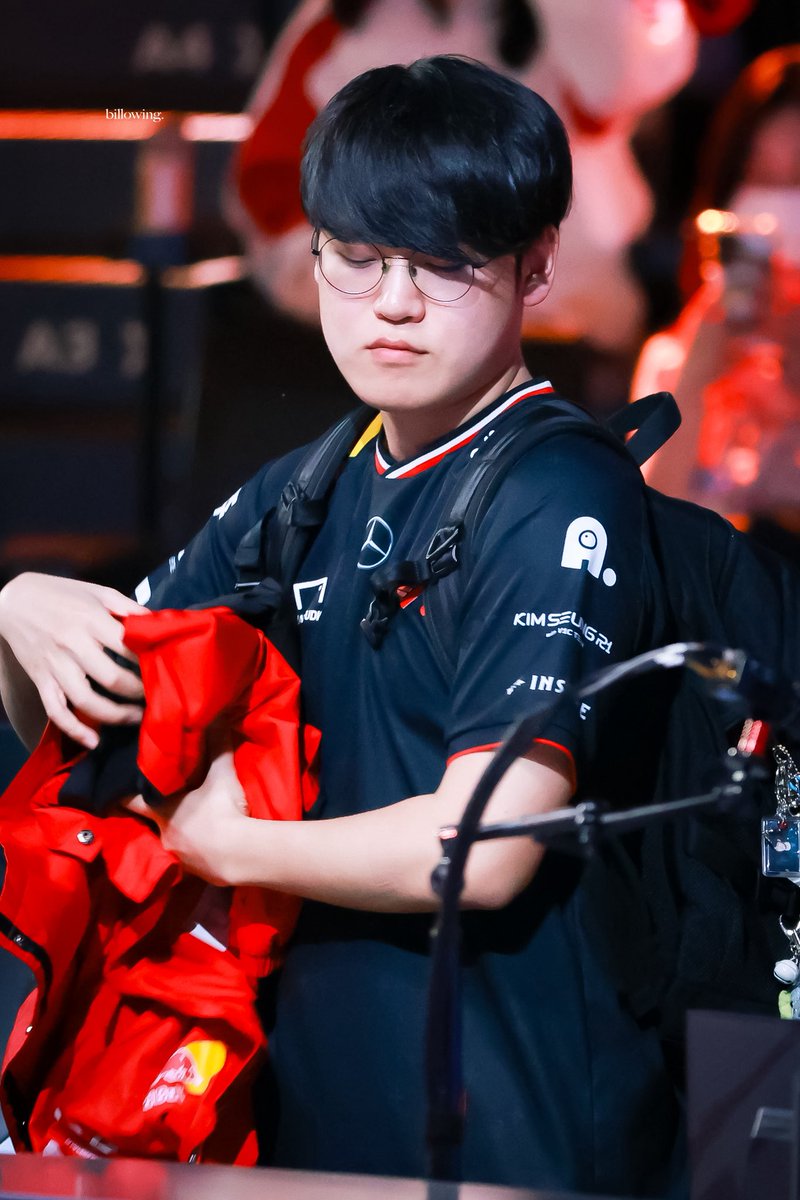 billowing_gmys's tweet image. 메리크리스마스🎅🏻

#구마유시 #Gumayusi @gumayusi_min