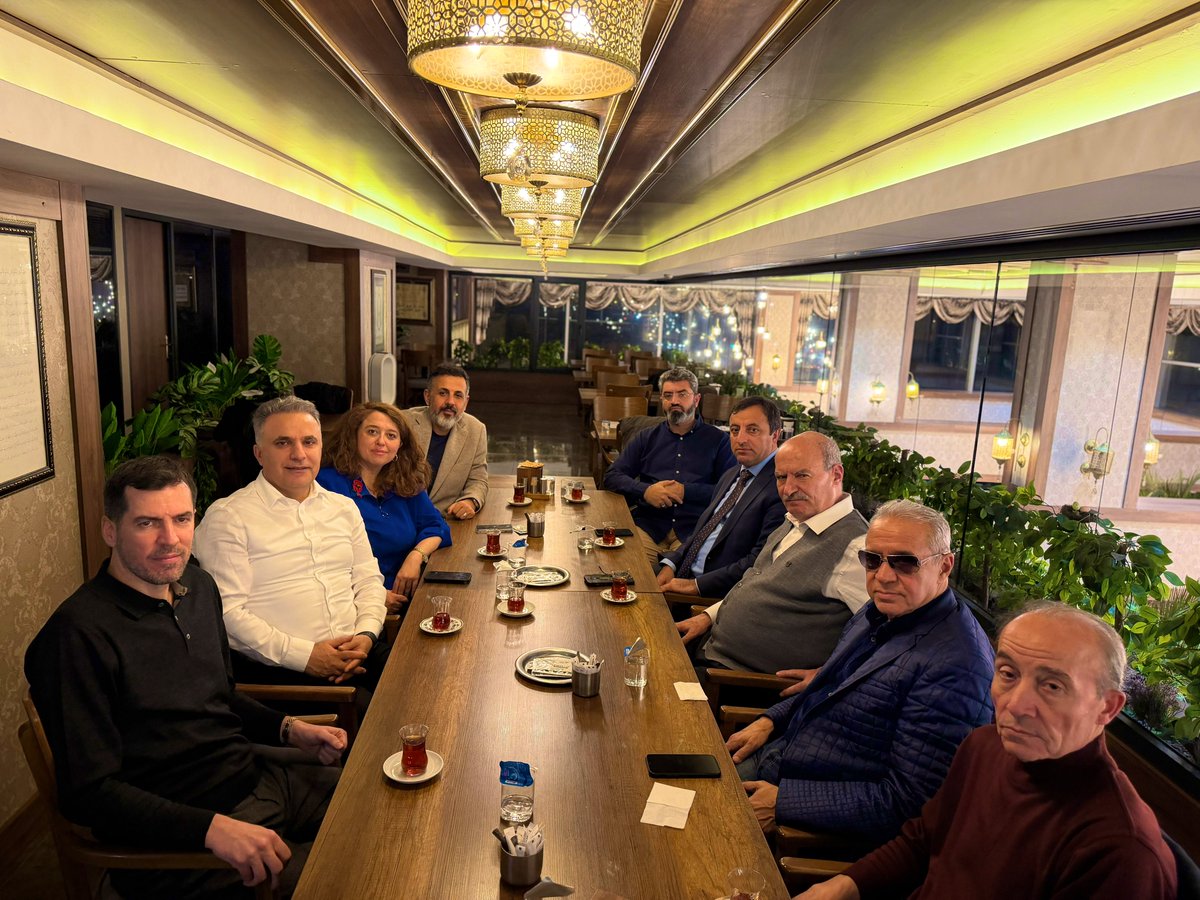 aisiksever's tweet image. Kıymetli ATO Başkanımız Gürsel Baran, Ankara Vali Yardımcımız Cihangir Güler, Şanlıurfa Vakfı Başkanımız Urfa’nın paşası M. Kemal Alataş, Ticaret İl Müdürümüz Elif Tan, Defterdarımız Ali Aslankaya ve değerli iş insanımız Mustafa Öniz ile bereketli, samimi ve ufuk açan bir sohbet…