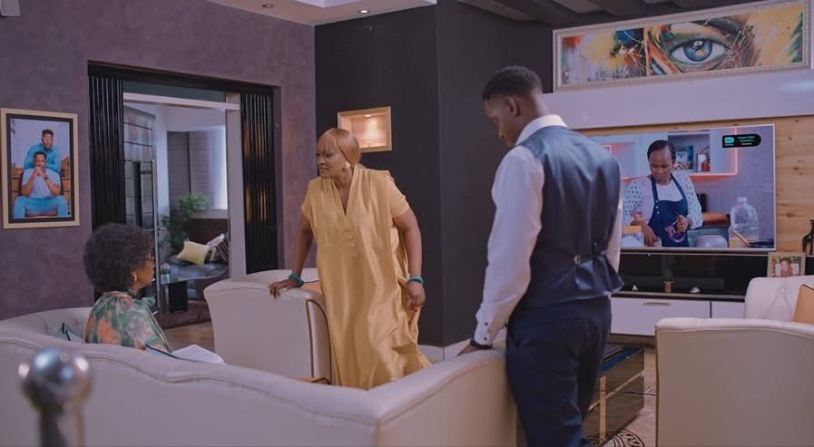 These two usually get along but when it comes to defending their sons, the co-wife alliance goes out the window.

#LovingBeyond is coming up on #PearlMagicPrime