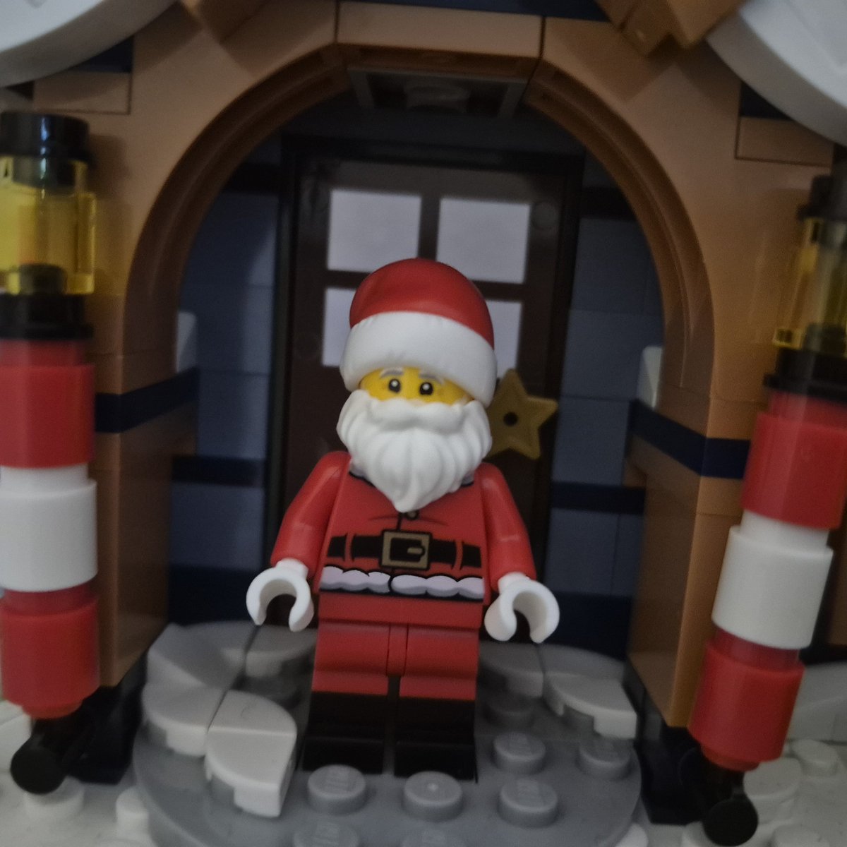 tyma_fr's tweet photo. Fin des constructions des sets LEGO de Noël, avec le bureau de poste du Père Noël (10339), 1440 pièces (et une pièce lumineuse pour la montgolfière).

Vous pouvez tous les retrouver dans ma dernière vidéo dédiée : https://t.co/097PPp4RxX

#video #lego #YouTube #noel https://t.co/5aw987yZ2a