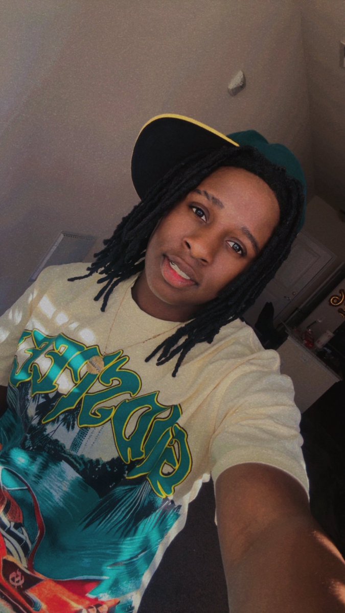 DecisiveLay's tweet image. 