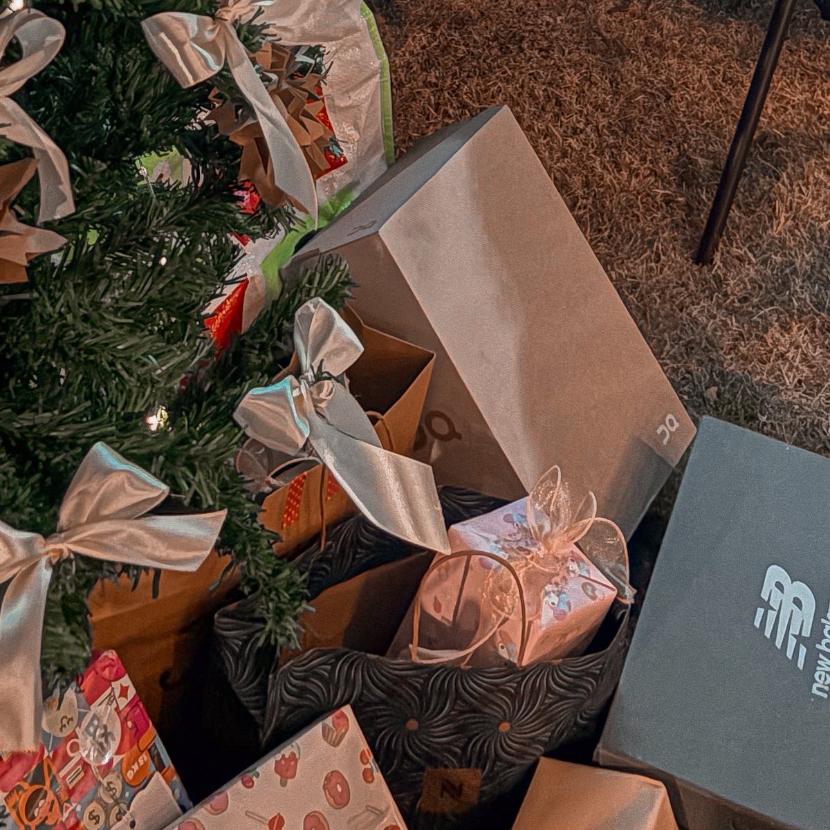 Prolraw's tweet image. Merry Christmas 🎊🩷🎅🏻🎄✨ #ChristmasVibes