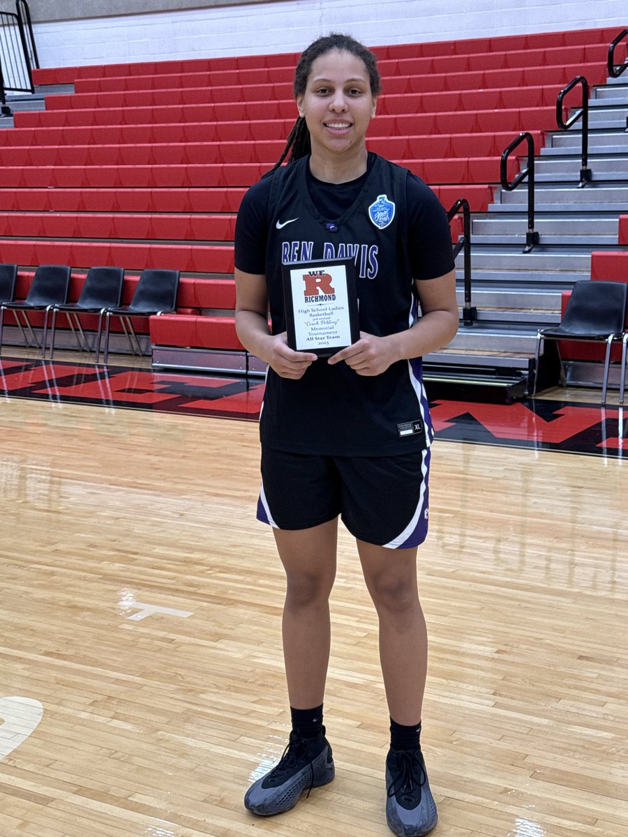 BenDavisGBB's tweet photo. 🎉🏀 CONGRATULATIONS SHANIA CURRY! 🏀🎉
Shania Curry has been named District 2 Player of the Week! 🔥💜
Hard work, leadership, and standout performance well deserved!
Way to represent, Lady Giant! 👏🏽👏🏽👏🏽
#WeAreBD #District2 #PlayerOfTheWeek #BenDavisGirlsBasketball https://t.co/5oneqAB8xM