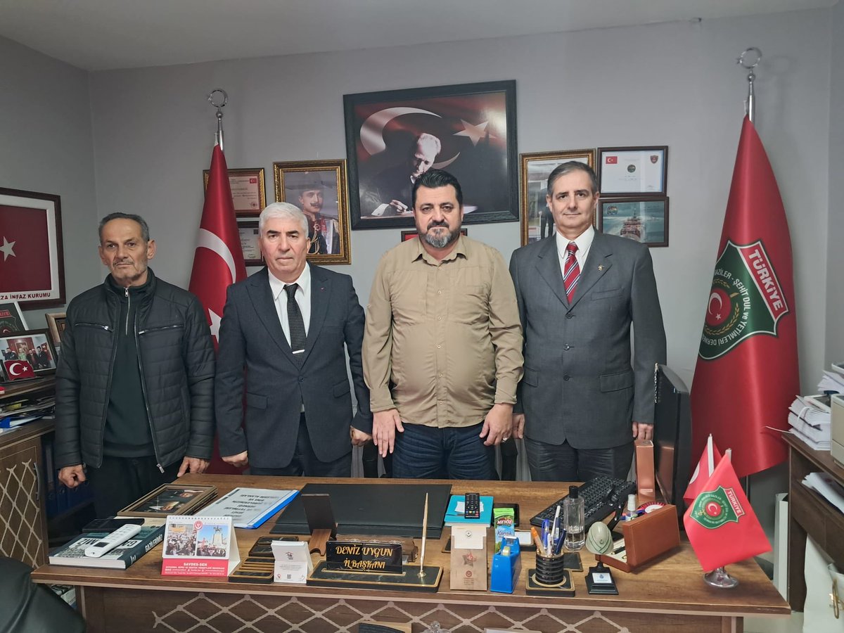 Mehmetçik Vakfı İstanbul Bölge Temsilciliğinden Derneğimize ziyarette bulundular.
Nazik ziyaretlerinden dolayı çok teşekkür ederiz…