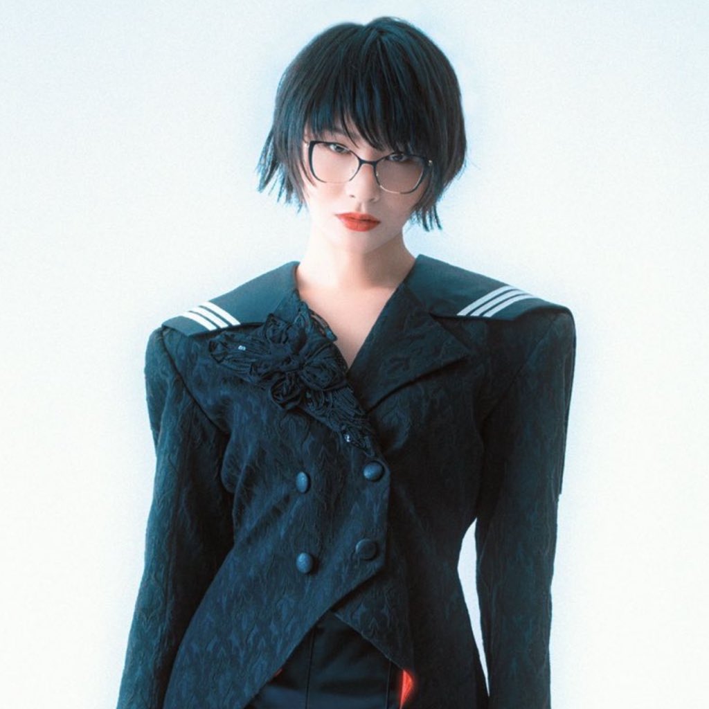 those legs and that face y’all should be glad suzuka chose music cus she would’ve taken over the entire modeling industry