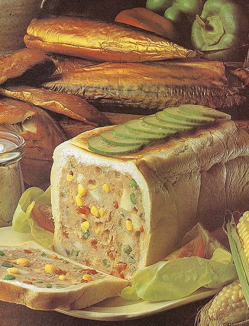 grassfedagent's tweet image. midwestern bros be like:
“ahhh yes GamGam’s Tuna n Pickle Christmas loaf”
and not realize the rest of the country is dryheaving