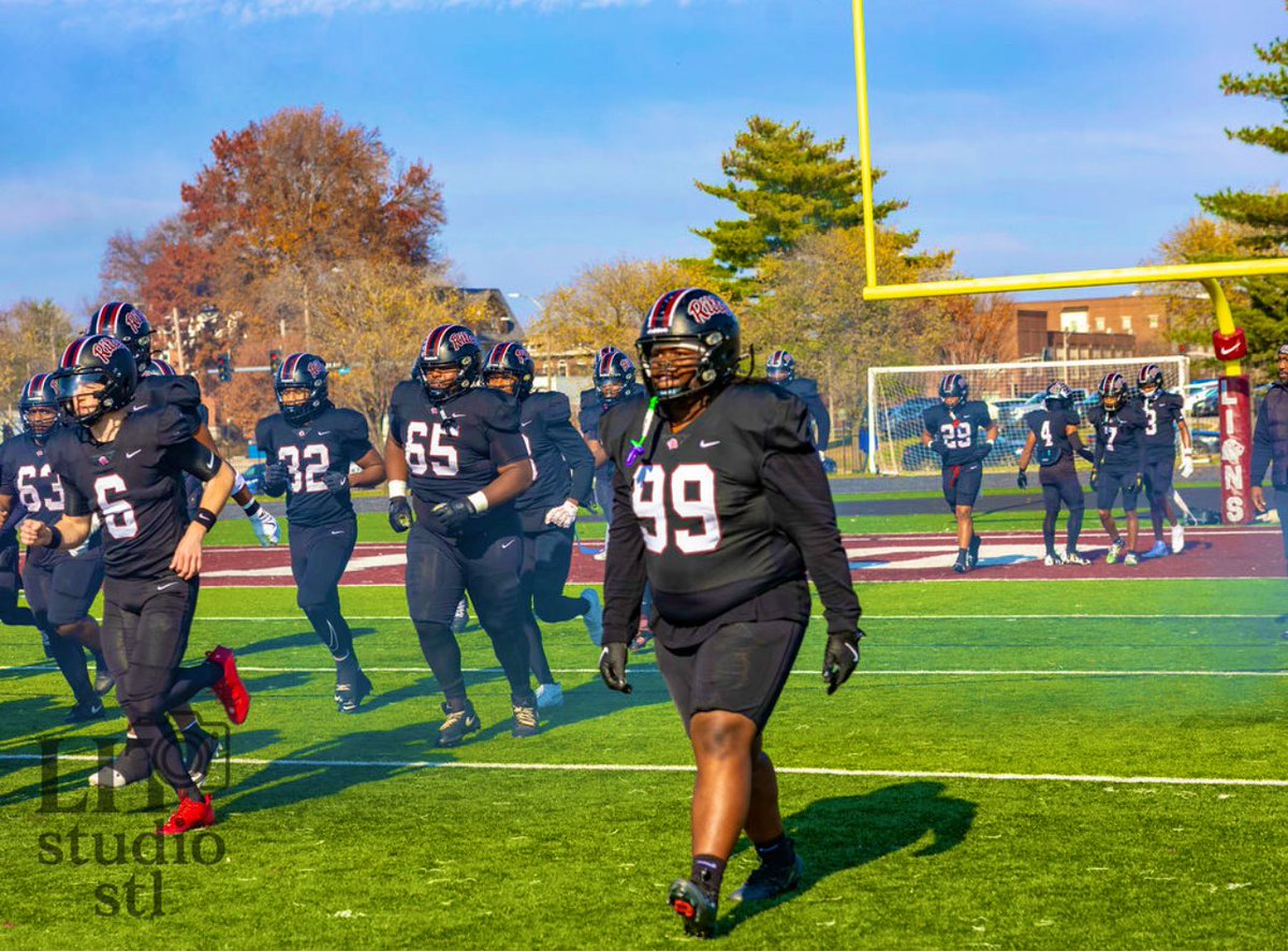 Check out my senior tape hudl.com/v/2TJ1Hy
Bryan Bailey 
Senior 
Looking for a place to call home!!!!
HC:<a href="/BrennanSpain/">Coach Spain</a> 
<a href="/RitterPrep/">Cardinal Ritter College Prep Football</a> 
Nose guard/defensive tackle