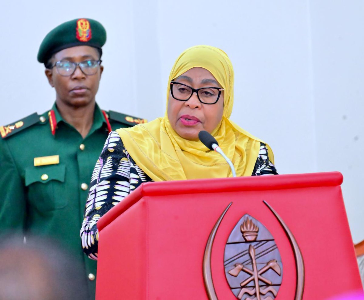 TUMPATE NANI KAMA SAMIA? NI MAMA ANAYEJALI  NA MWENYE HURUMA

Leo Disemba 24, 2025 ni siku Moja kabla ya Wakristo kote duniani kuadhimisha siku ya kuzaliwa kwa Yesu Kristo, Mfalme wa amani- Rais Wetu Dkt. Samia Suluhu Hassan, anatimiza takribani siku 1,742 Miezi 57 na siku sita