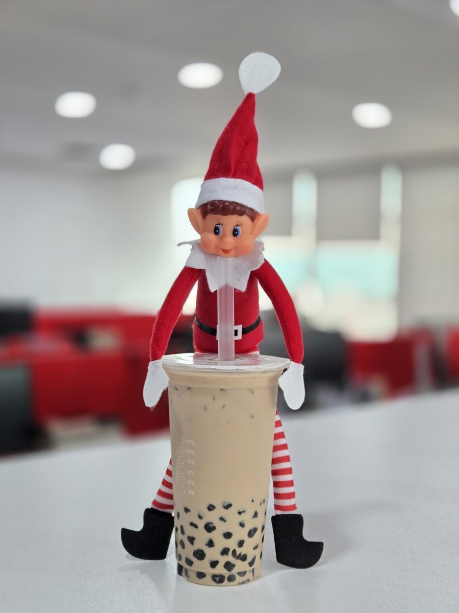 VYNCKE_NV's tweet image. What better way to treat yourself for a job well done than with some bubble tea? 🧋🎄

Elf has brought his best intentions and his brightest decorations to Bangkok, wasting no time to spread Christmas cheer!

Where will he go next?

#Vyncke #CleanEnergyTechnology #ElfOnTheMove