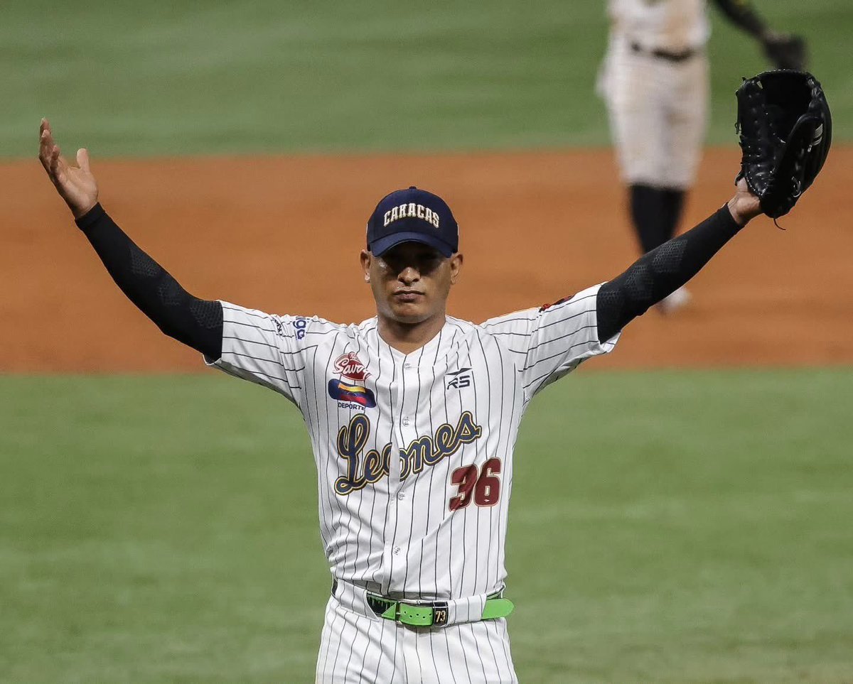 Adbert Alzolay tweet media