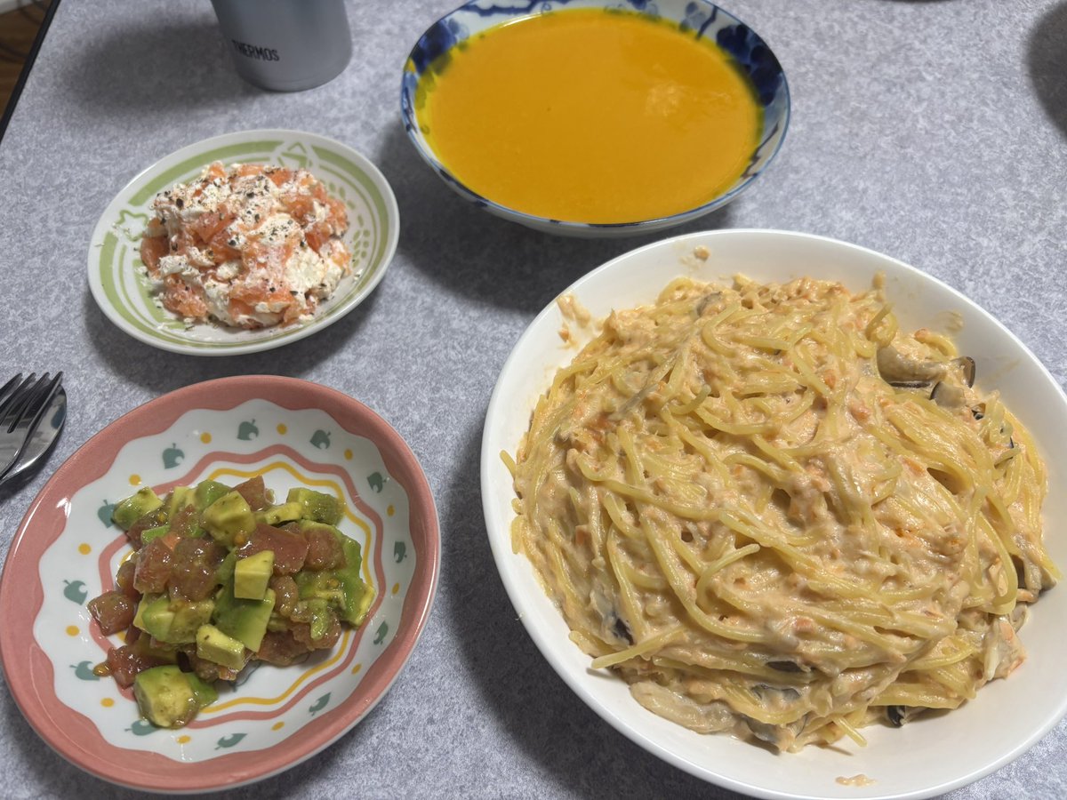 今年もシャケを食べれた！
サモーン・シャケキスタンチン！
ヾ(*´∀｀*)ﾉｷｬｯｷｬ

 #クリスマスにはシャケを食え