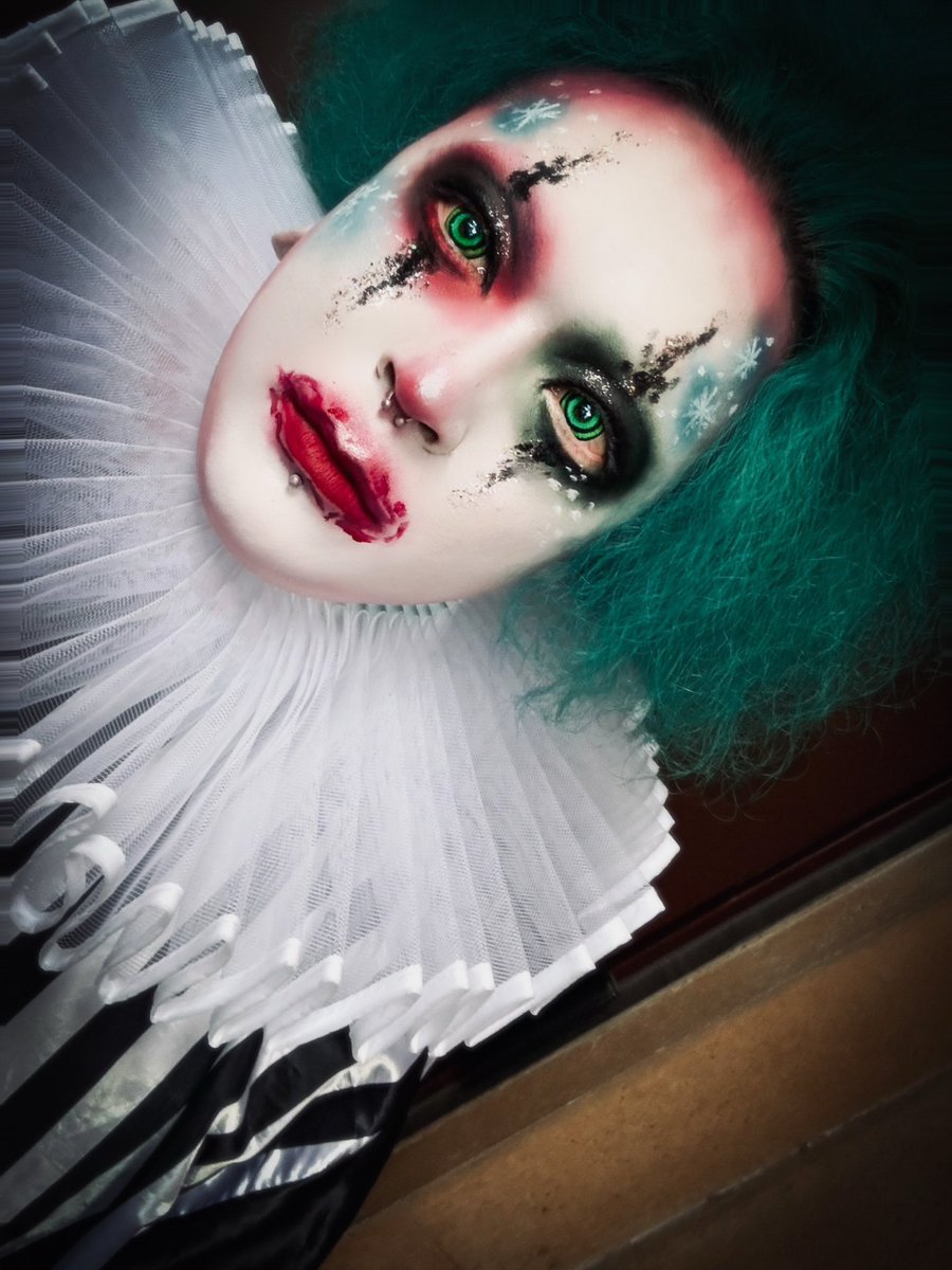 2025.12.24
SUPERNOVA KAWASAKI
Azavana Presents 
「牙」

哀と凛人の無所属、ベースサポート。
ありがとうございました
バッチバチなベース納め
めちゃめちゃ楽しかったです。
沢山暴れたので、明日から多分年明けまで
きっと筋肉痛で動けないと思う。