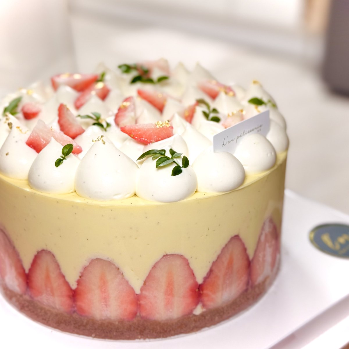 올해 크리스마스 케이크는 딸기 프레지에🍓