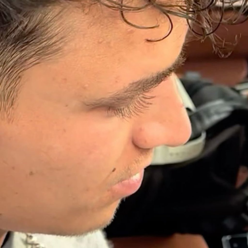 i was just thinking lando has the most beautiful eyes with the most ethereal long lashes to seductively use and look up at his boyfriends to blink innocently and get all he desires