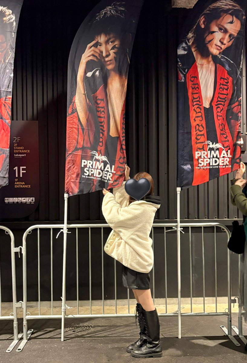 クネ虫 tweet media