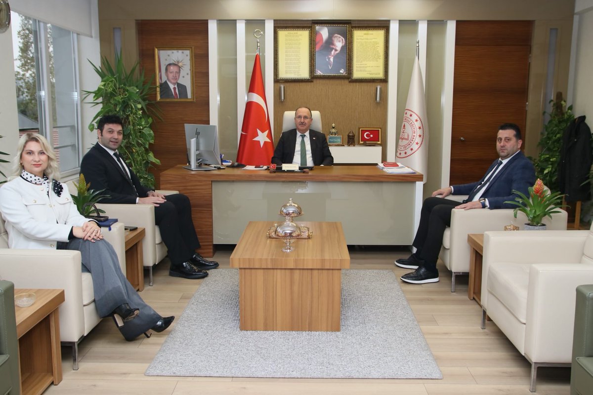 antalyamem07's tweet photo. ÜK Merkez Okullar Genel Müdürü Sayın Yasin Haboğlu ile Antalya Girne Koleji Kampüs Müdürü Sayın Nazmi Haluk Dökmez, İl Millî Eğitim Müdürümüz Sayın Mehmet Yasin Eriş’i makamında ziyaret etti.

Nazik ziyaretlerinden dolayı kendilerine teşekkür ederiz.

@tcmeb @Yusuf__Tekin @Mehmetyasineris @AntalyaValilik