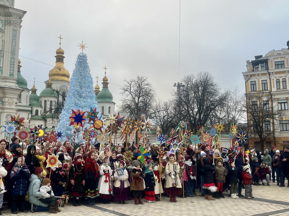 It is striking how incredibly fast Ukraine has shifted, during the war, to celebrating “Western” Christmas on December 25 instead of January 7, the date imposed by the old imperial Russian church.

I notice this every year since 2022, and each time I tell myself that maybe it’s