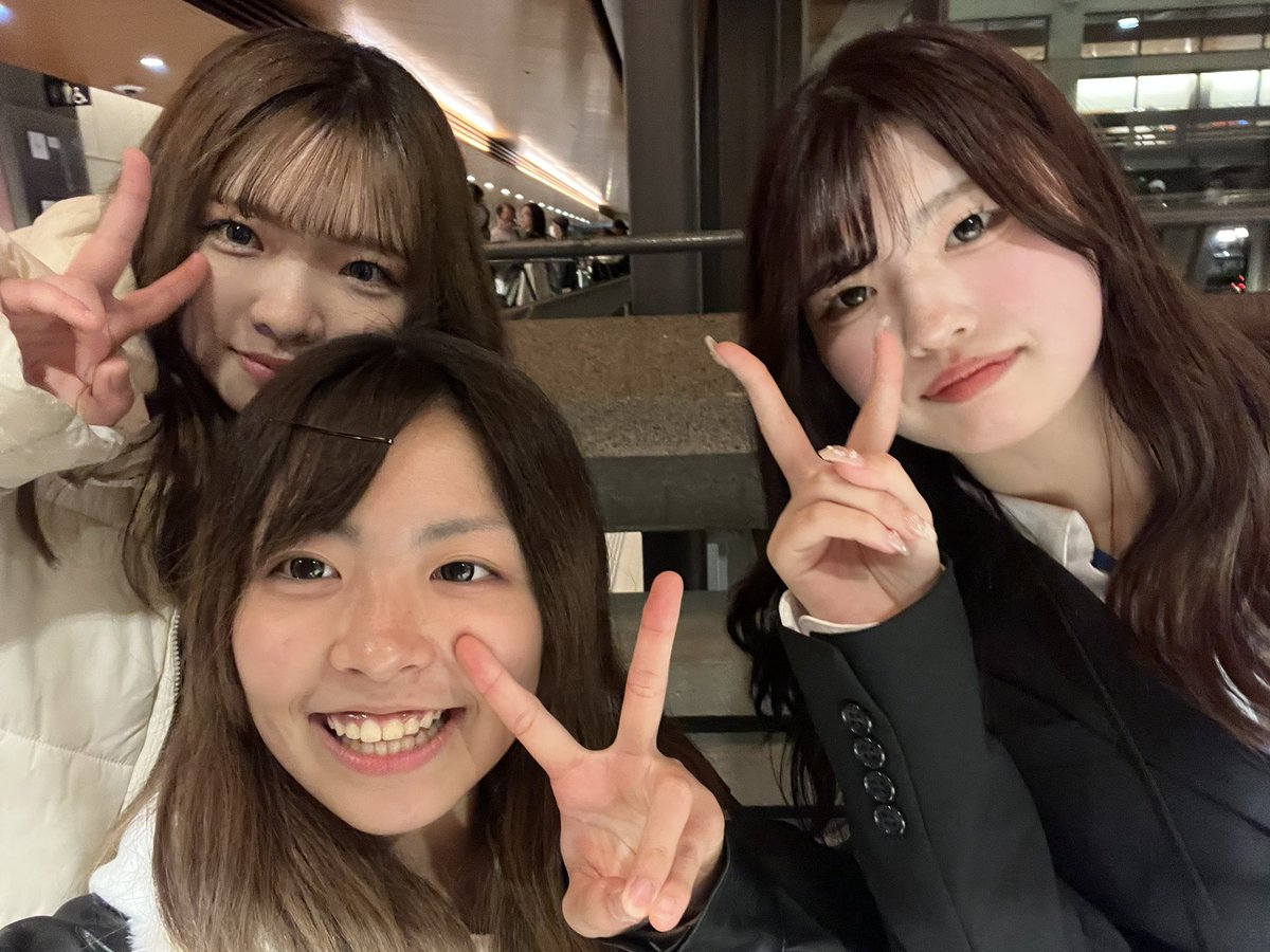 ___ai0313's tweet photo. 両洋の定期演奏会1日目‼️

妹のソロやったりミュージカルやったりほんまに感動泣きそうになった😿😿

久々に同期先輩にも会えて幸せでした！

ミュージカルほんまに感動したので今日来れてない人予定ない人明日絶対行ってください！！！！！！！！可愛い後輩の最後見届けます❤️❤️❤️ https://t.co/7VYbHZquub