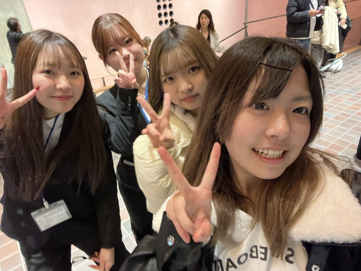 ___ai0313's tweet photo. 両洋の定期演奏会1日目‼️

妹のソロやったりミュージカルやったりほんまに感動泣きそうになった😿😿

久々に同期先輩にも会えて幸せでした！

ミュージカルほんまに感動したので今日来れてない人予定ない人明日絶対行ってください！！！！！！！！可愛い後輩の最後見届けます❤️❤️❤️ https://t.co/7VYbHZquub