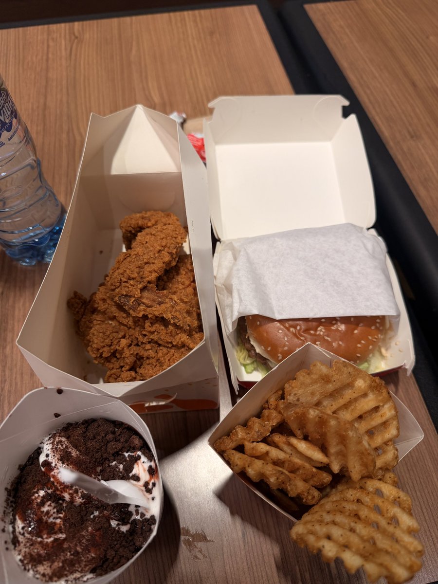 I LOVE trying McDonald’s in all different countries - Guatemala edition!! The McFlurry looks gross but it’s was the best thing: chocolate cherry brownie 🍫🍒🤤