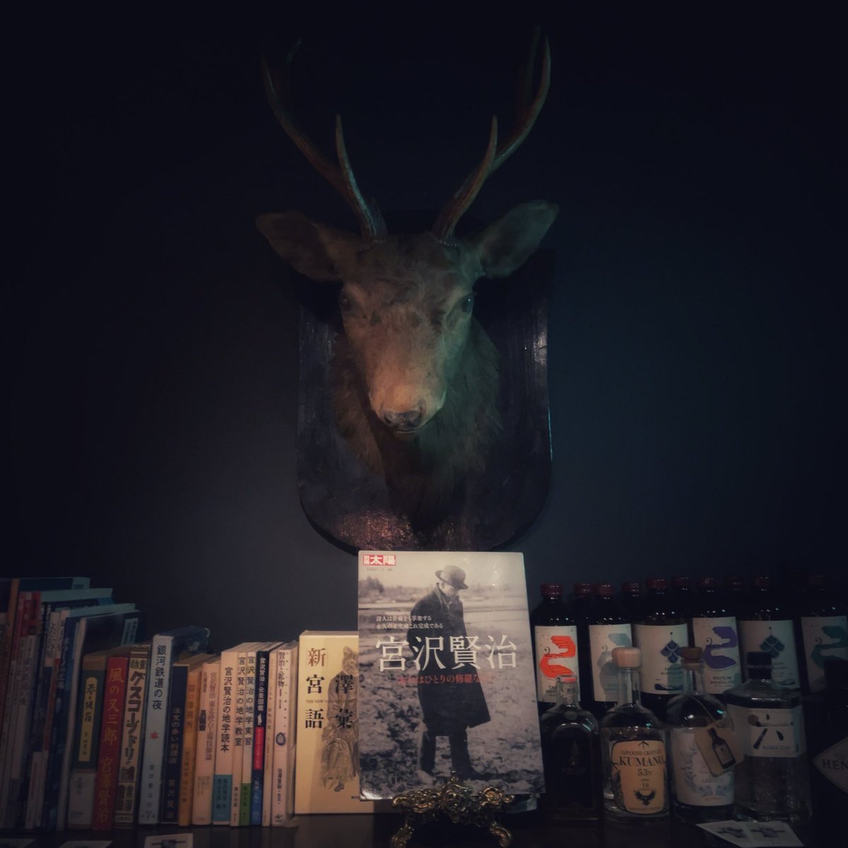 lattep522's tweet photo. 仕事帰りにBook Cafe&amp;Bar 十誡さんに行ってきました！
非日常に浸れる空間全部が素敵でした(  ˶ˊᵕˋ)੭♡
 #読書好きさんと繋がりたい https://t.co/vTJ9975dxP