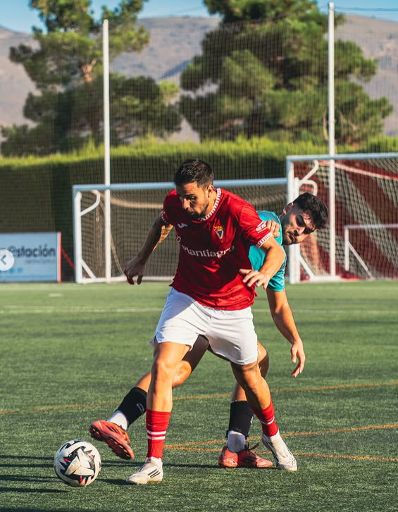 Nacional10x's tweet photo. Sergio Sánchez.

Posicional, equilibrador, dando salida y recuperando también para ayudar en fase defensiva. Completo y polivalente https://t.co/6Or0bLbCD4