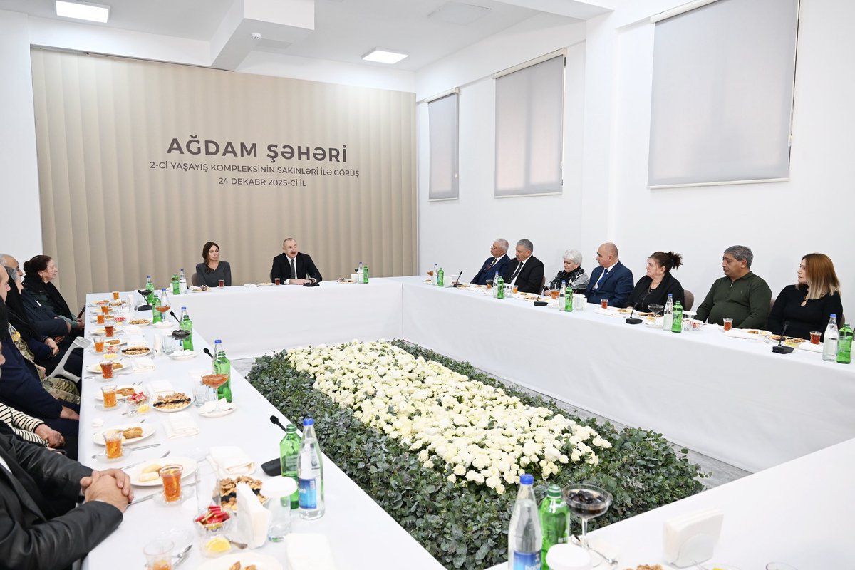 1VicePresident's tweet photo. ✔Azərbaycan Respublikasının Prezidenti İlham Əliyev və birinci xanım Mehriban Əliyeva dekabrın 24-də Ağdam şəhərində 2-ci yaşayış kompleksinin açılışında iştirak edib və buraya köçən sakinlərlə görüşüblər.
✔On December 24, President of the Republic of Azerbaijan Ilham Aliyev and First Lady Mehriban Aliyeva attended the opening of the second residential complex in the city of Aghdam and met with residents relocating there.
✔24 декабря Президент Азербайджанской Республики Ильхам Алиев и первая леди Мехрибан Алиева приняли участие в открытии 2-го жилого комплекса в городе Агдам и встретились с переселившимися сюда жителями.

#IlhamAliyev 
#MehribanAliyeva