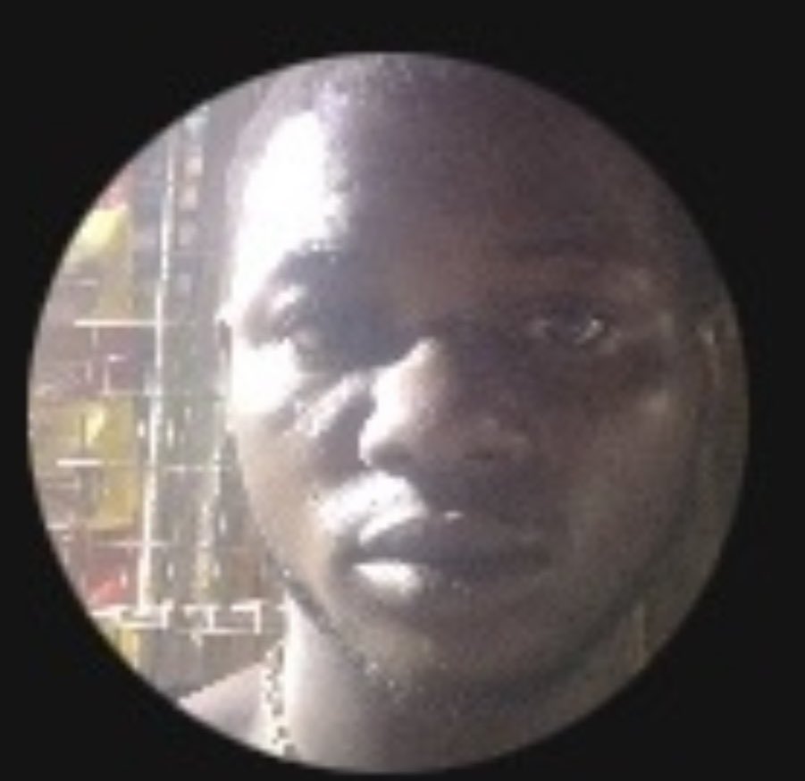 Nimisioluwa's tweet image. A female photographer does not own her own camera. Whenever she gets a job, she borrows one from someone (Seun) and returns it afterward. Unfortunately, last week after a job, she was supposed to return the camera and used the InDrive app. The driver did not deliver the camera,…