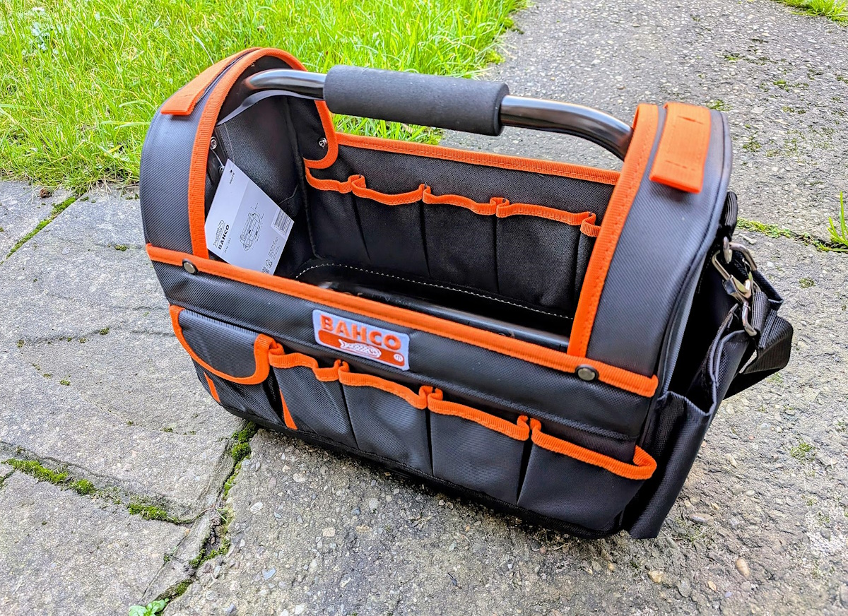 A Christmas impulse buy from Amazon.
Nice quality from <a href="/BahcoTools/">Bahco</a> , this will replace an ageing and very worn out Plano zip top bag. 
amazon.co.uk/Bahco-3100TB-O…

#followthefish