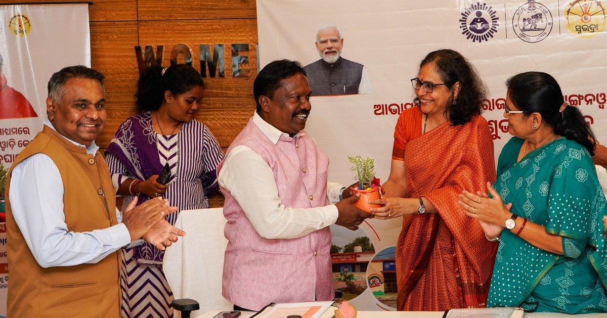 WCDOdisha's tweet image. ଆଜି ଆଭାସୀ ମାଧ୍ୟମରେ ମହିଳା ଓ ଶିଶୁ ବିକାଶ ବିଭାଗ ସମ୍ମିଳନୀ କକ୍ଷରେ ମାନନୀୟା ଉପମୁଖ୍ୟମନ୍ତ୍ରୀ ଶ୍ରୀମତୀ ପ୍ରଭାତୀ ପରିଡ଼ାଙ୍କ ଅଧ୍ୟକ୍ଷତାରେ ୪୯୧ଟି ନବନିର୍ମିତ ଅଙ୍ଗନୱାଡ଼ି କେନ୍ଦ୍ର ଉଦ୍‌ଘାଟନ କରାଯାଇଛି । 

#Anganwadi #anganwadicentre #Inauguration #AWC #EarlyChildhoodCare #RightToEducation #WCDOdisha