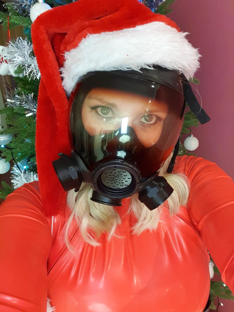 Boundinlatex tweet media