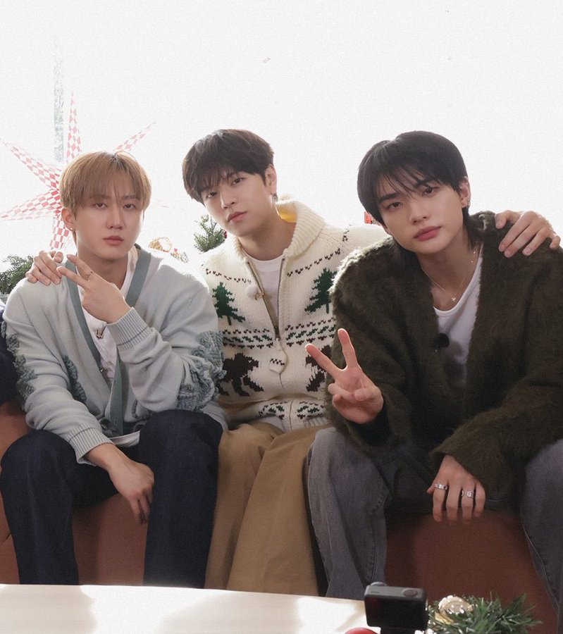 mangohyune's tweet image. omega and his alphas