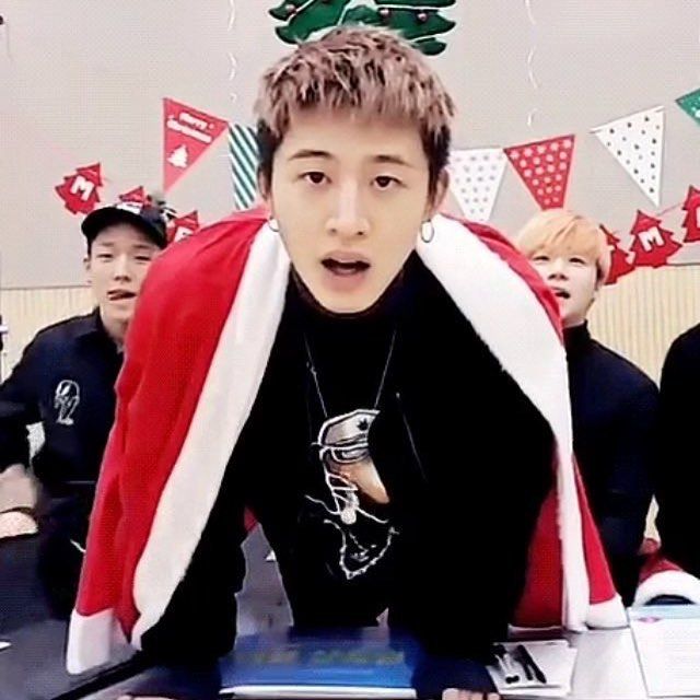 magnaid131's tweet photo. Merry Christmas my #doubleB ❤️💚 https://t.co/gk8GCKBCIJ