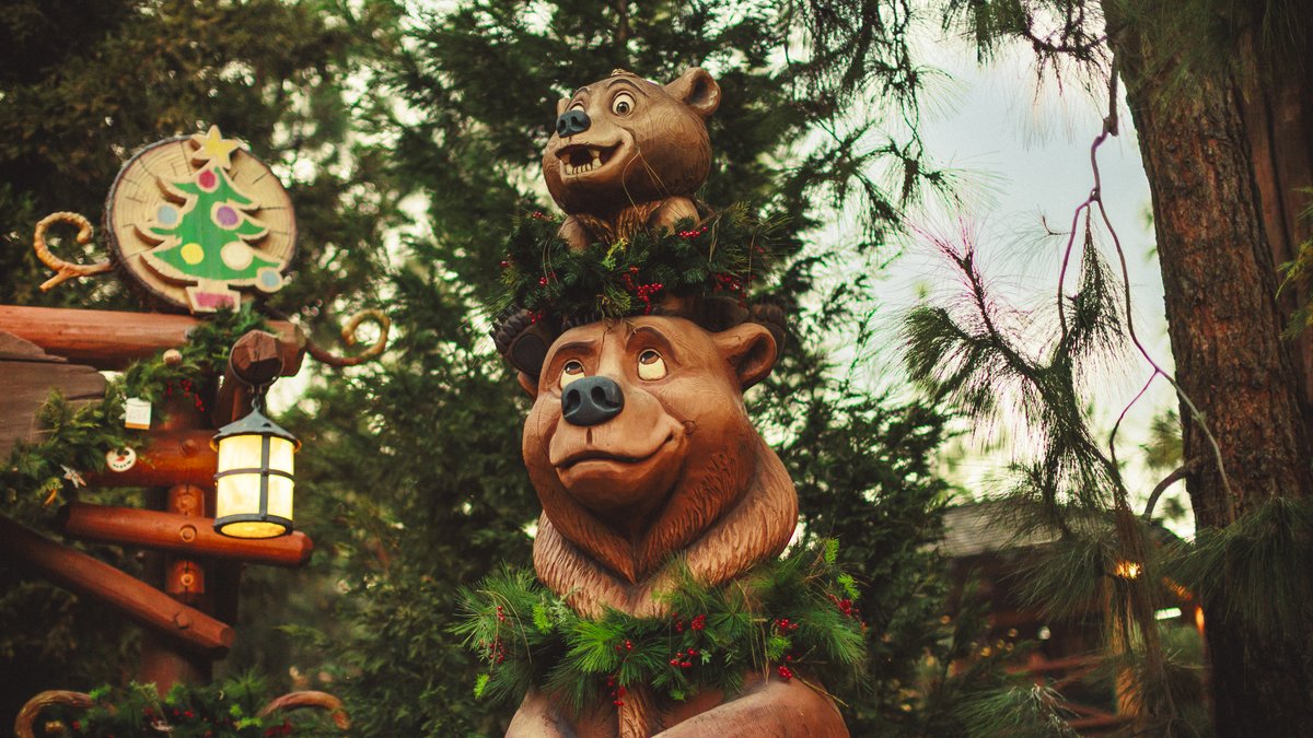 Disney Parks tweet media