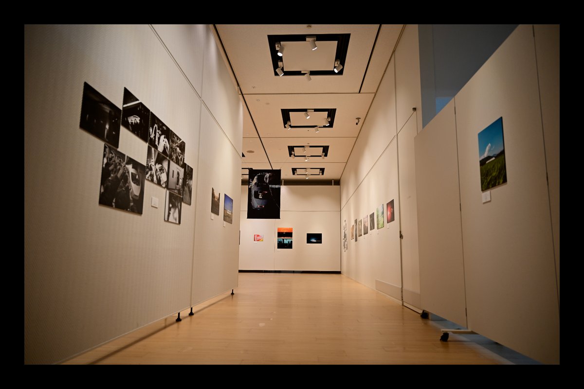 nahanaha43's tweet photo. VSEメモリアル写真展『#麗恩響結　〜拝啓、白の旅人へ〜』

昨日をもって無事終了いたしました。
メンバーを始め、皆様とVSEの記憶や思い出を共有する空間をつくれたこと、大変嬉しく思います。

年末お忙しい中、足を運んでくださった皆様と関係各所へ改めてお礼申し上げます。 #VSEメモリアル https://t.co/ub6vFZUfQb
