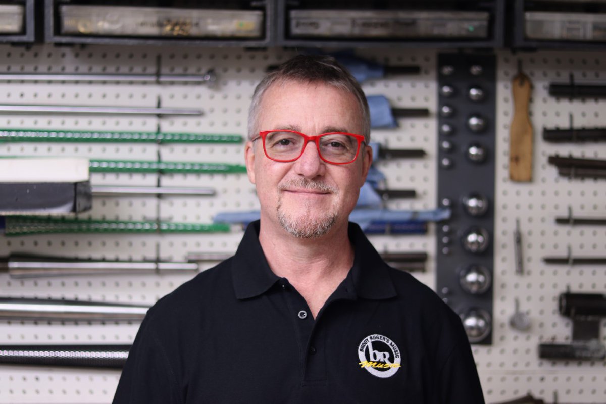 We wish our Repair Shop Manager, Lee, a HAPPY BIRTHDAY! Thank you for all that you do for US!❤️ If your name is Lee, stop in any of our locations for $5 to spend on anything in-store - TODAY ONLY!