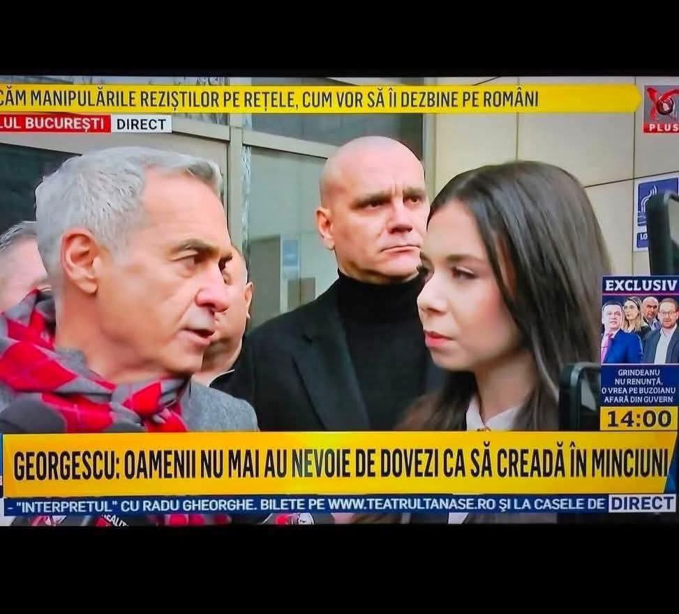 redKZMIR's tweet image. Se referă, bineînțeles, la cei bananierii sorosistii care crede in minciunile lu ursula si soros care nea distrus si saracit cu mucusor si bolovan muie sclavi vandutii 
Trebue eșit ân strada 5 milioane s-a se faca ordine! Eream o putere mondiala cu ceausescu care acuma âl injura…