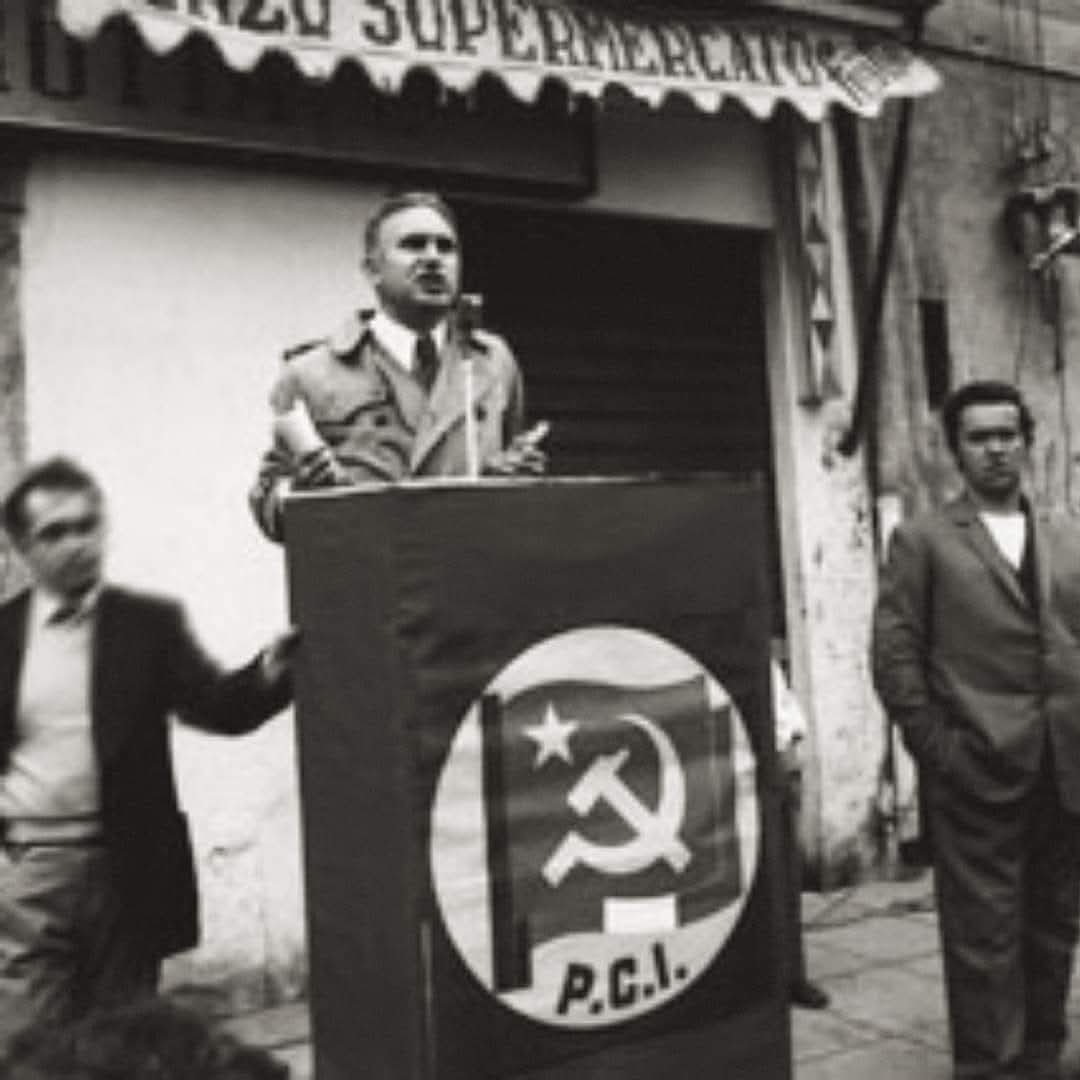 "Pio La Torre era un siciliano di scoglio che se si metteva in mare poteva scoprire l'America"
Camilleri

24 dicembre 1927, nasceva Pio La Torre, sindacalista segretario regionale del PCI, ucciso il 30 aprile 1982
A lui si devono le prime leggi antimafia 
"La terra è di tutti"