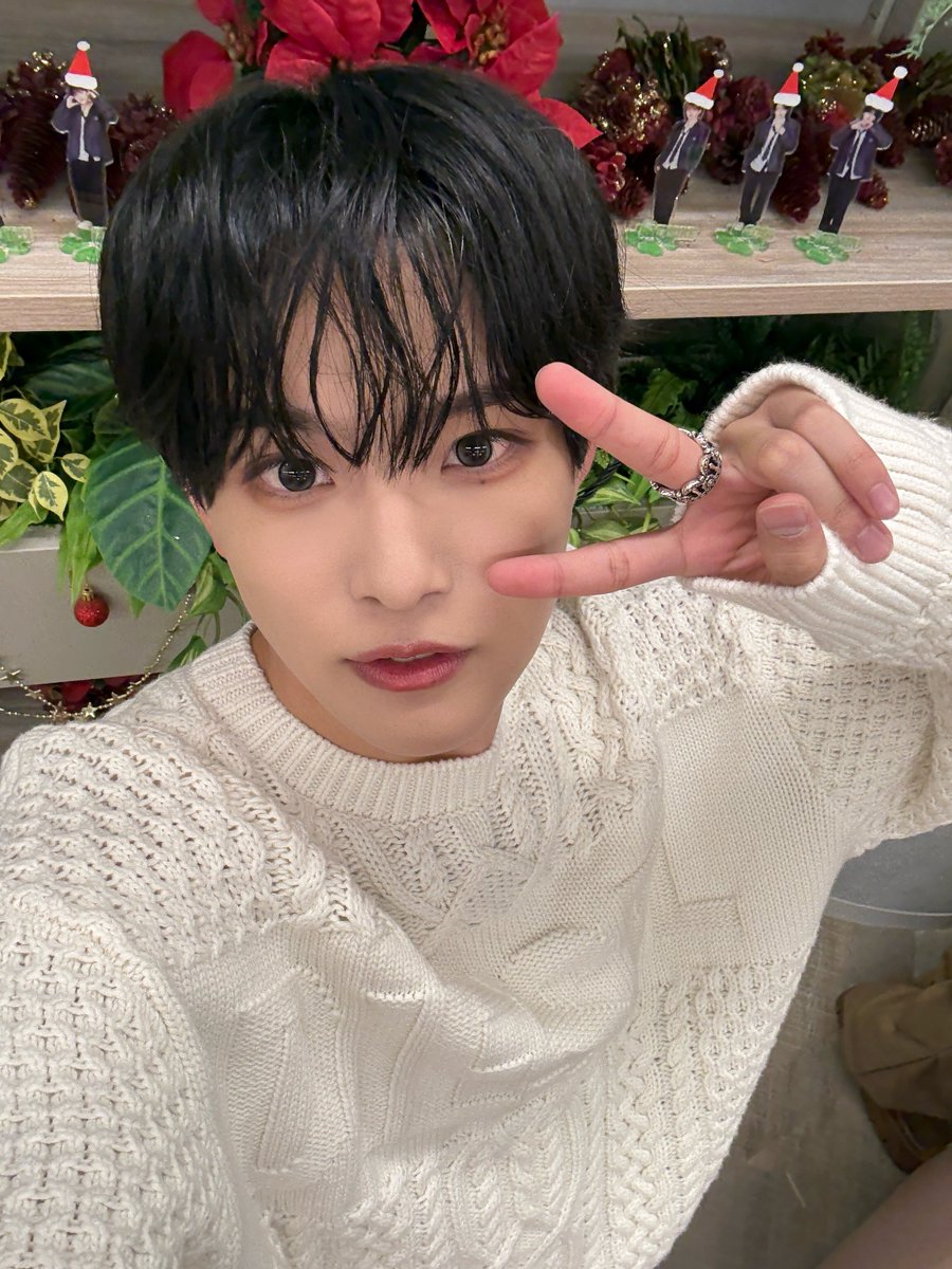 aoen_members's tweet image. 🎄Merry Christmas🎄
aoringにたくさんの幸せが届きますように！！
素敵な夜を過ごしてね🎅🎁

#aoen #アオエン #優樹 #YUJU