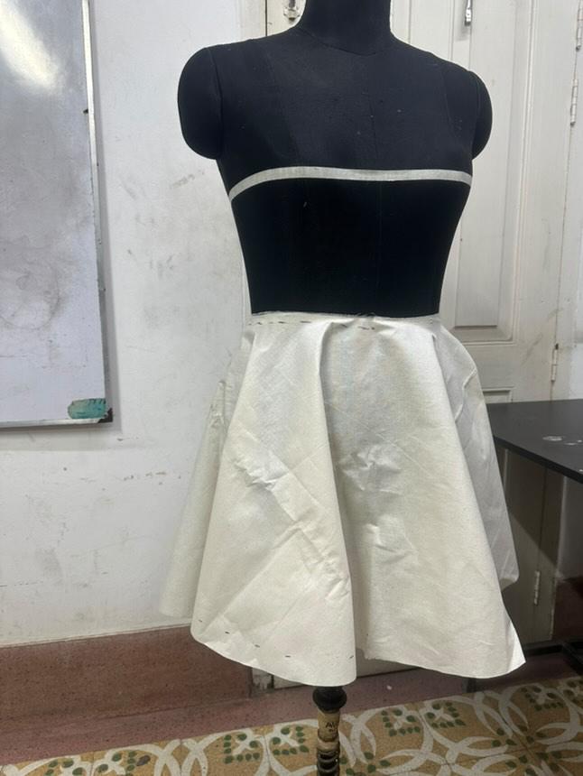 ArishaOishy's tweet photo. #draping #DRAPLINE #Pattern #patterndesign #FashionGoals #fashionstyle #FashionDeals #designer #designtutorials #bodysuits #dressup #clothes #fabric #front #back #DIY #art #artwork #artist #draw #drawing #Creators #basicfit #Creative #work #basic #pinupart #skirts #Wednesdayvibe https://t.co/3YEDf72buB