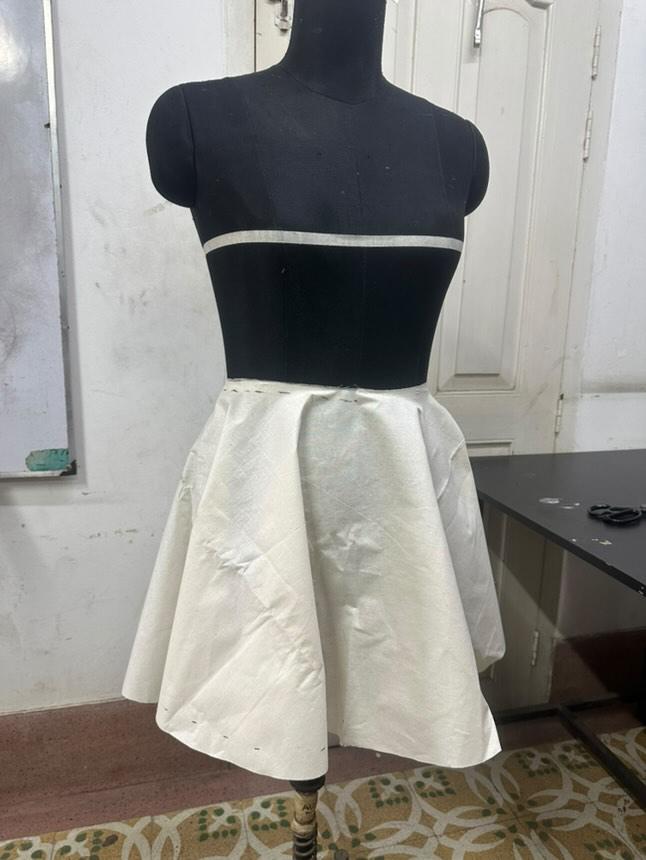 ArishaOishy's tweet photo. #draping #DRAPLINE #Pattern #patterndesign #FashionGoals #fashionstyle #FashionDeals #designer #designtutorials #bodysuits #dressup #clothes #fabric #front #back #DIY #art #artwork #artist #draw #drawing #Creators #basicfit #Creative #work #basic #pinupart #skirts #Wednesdayvibe https://t.co/3YEDf72buB