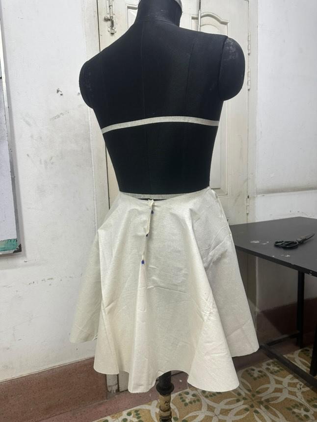 ArishaOishy's tweet photo. #draping #DRAPLINE #Pattern #patterndesign #FashionGoals #fashionstyle #FashionDeals #designer #designtutorials #bodysuits #dressup #clothes #fabric #front #back #DIY #art #artwork #artist #draw #drawing #Creators #basicfit #Creative #work #basic #pinupart #skirts #Wednesdayvibe https://t.co/3YEDf72buB