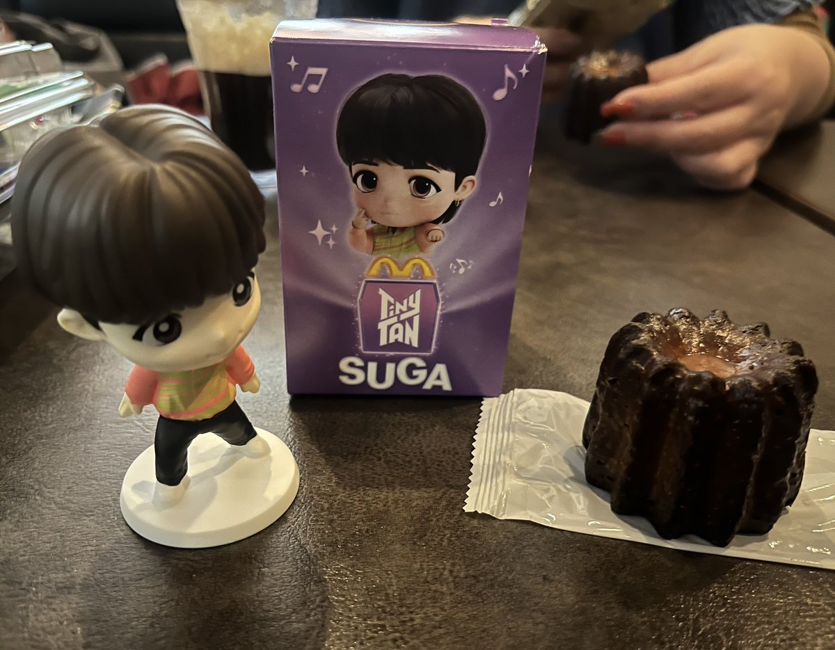 🐱カヌレを見かけたので、今日📮する。 じぇしちゃんが買ってきてくれ