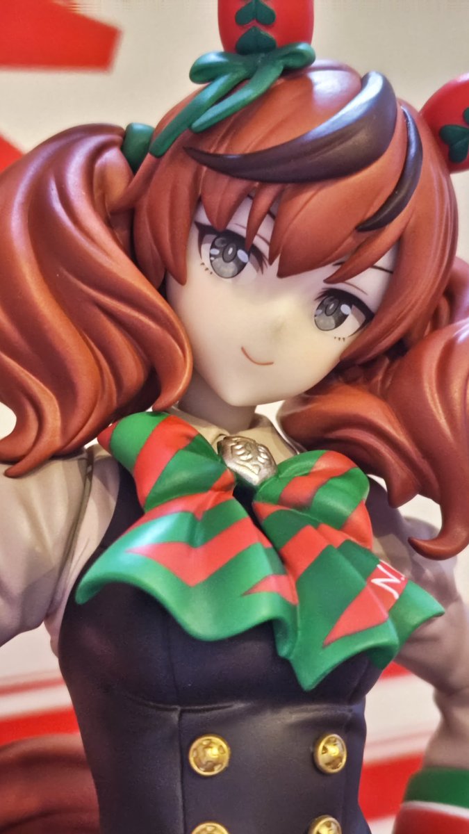 ナイスネイチャ、 ポインセチア・リボン！ 365日赤緑ベースの衣装です