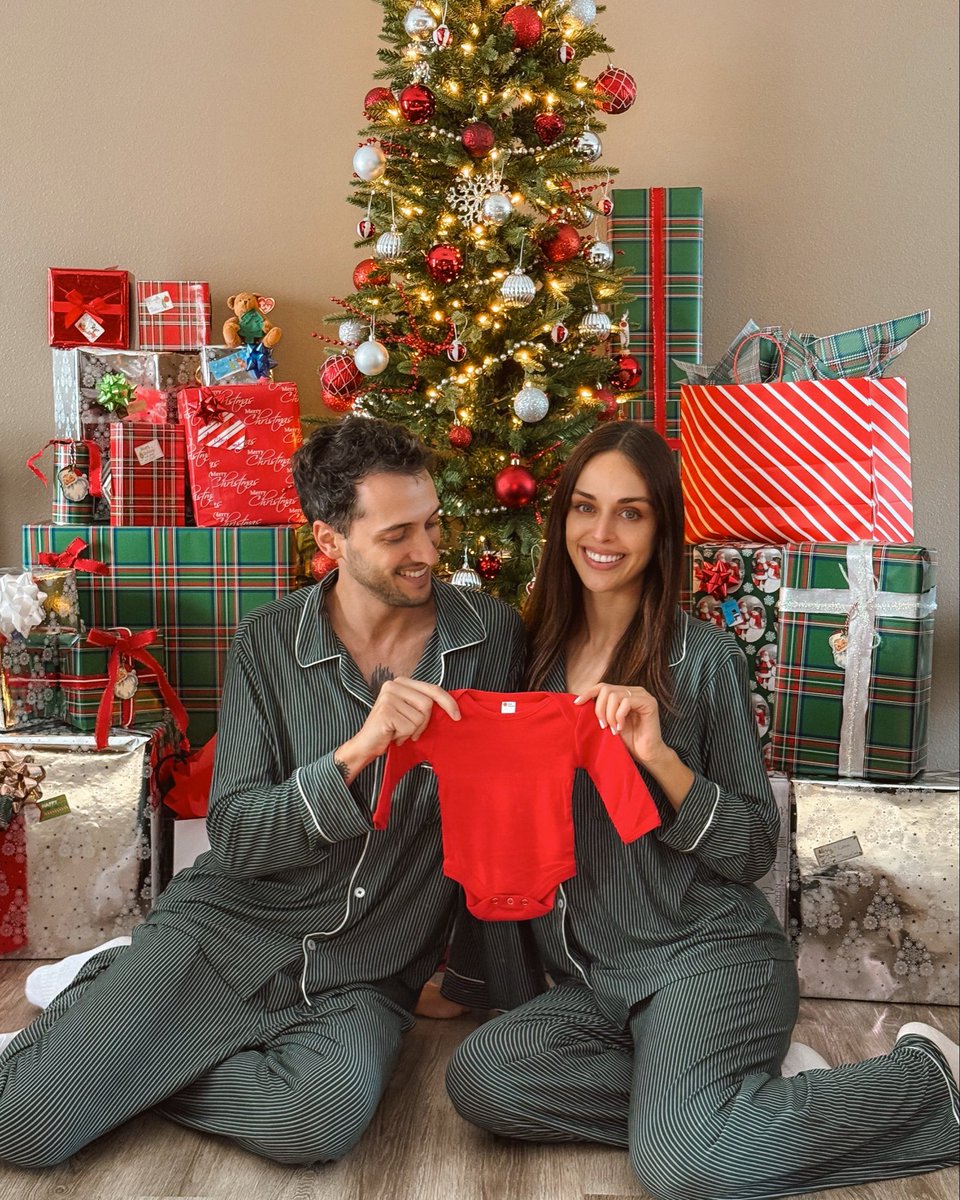 Última navidad de a dos 🥹 Feliz Navidad para todos ❤️ <a href="/samtrottierr/">Samantha Trottier</a>