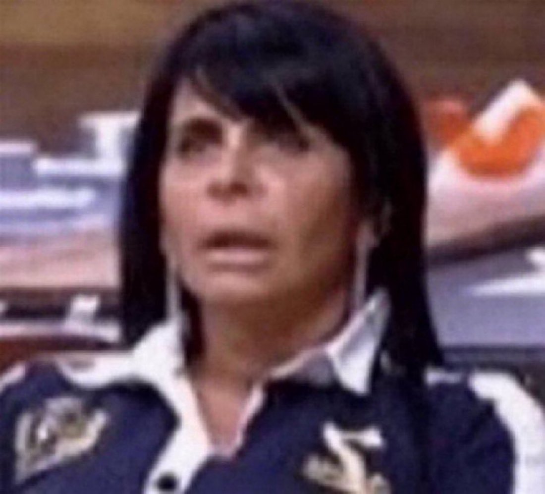 datvini's tweet image. agoniado com a dismorfia corporal bombando na tl